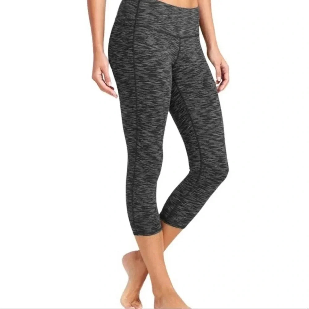 Athleta Chaturanga Energy Gray Space Dye Cropped Capri Athletic Legging Size S
